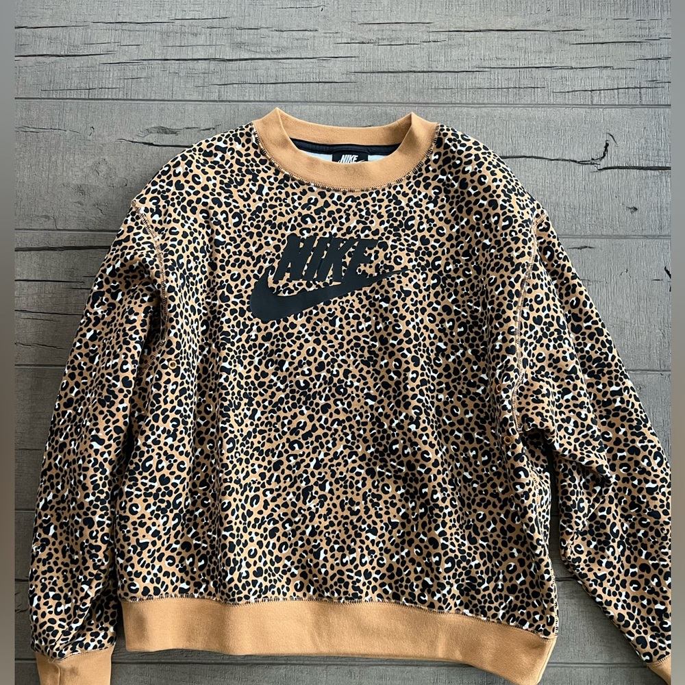 NWOT Nike Sweater